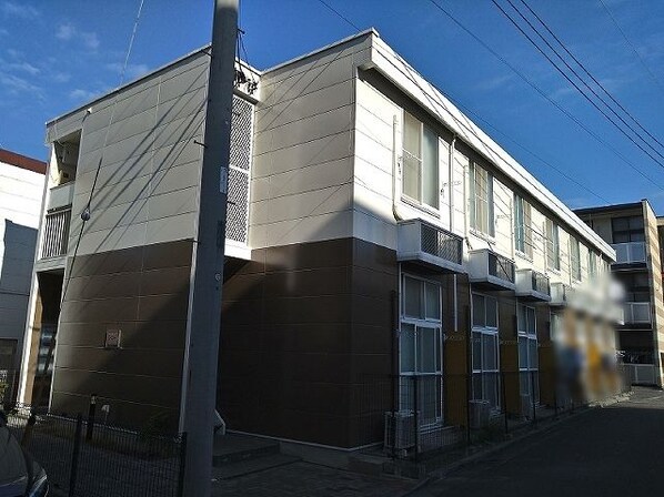 レオパレスプレシアスの物件外観写真